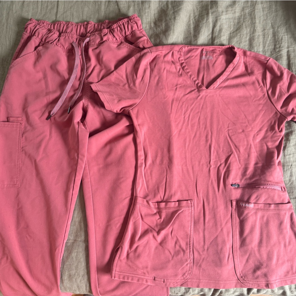 Jaanuu Pink Scrub Set